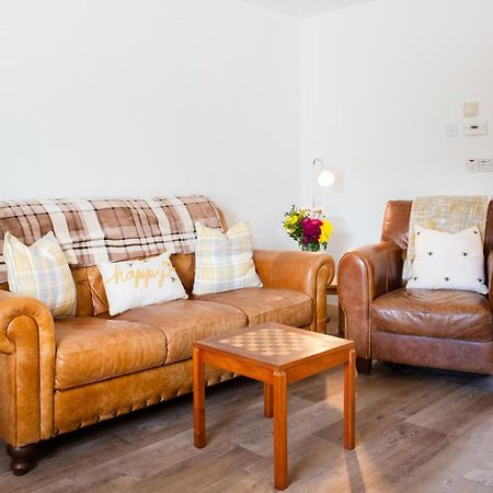 Mike'S 3-Bedroom Countryside Cottage Alness Exterior photo
